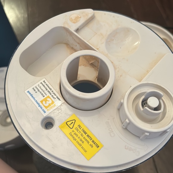 2 Blue Humidifiers - Picture 6 of 11